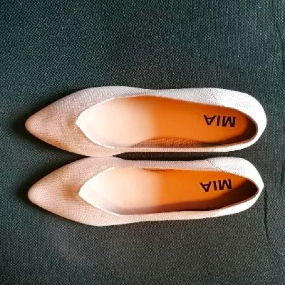 New MIA Kerri Flats Size 8
